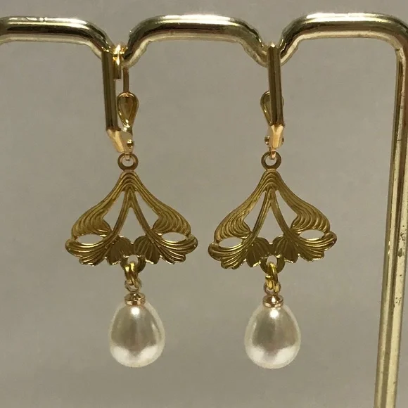 Crimson Peak Edith Cushing Gothic Gold Butterfly Pearl Earring Handmade Replicas - Picture 8 of 13